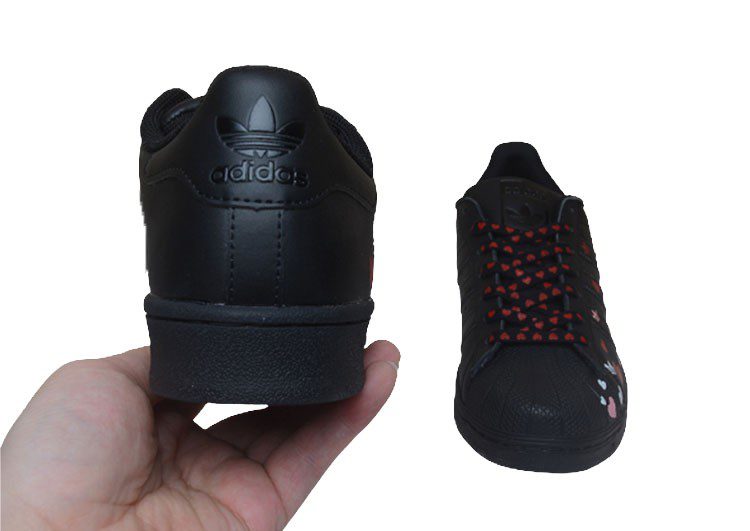 נעלי אדידס-ADIDAS Stan Smith - Black & Red Hard – תמונה 6