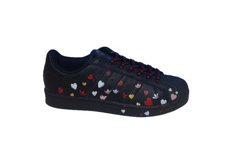 נעלי אדידס-ADIDAS Stan Smith - Black & Red Hard