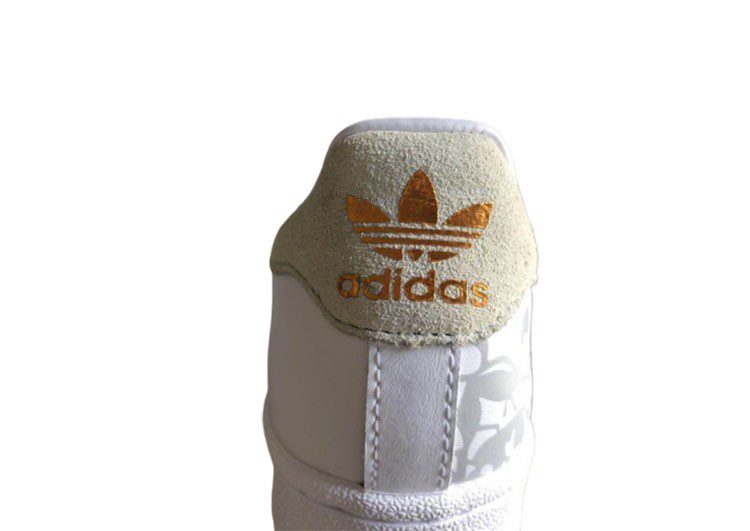 נעלי אדידס-ADIDAS Stan Smith - White & Gold Logo – תמונה 3