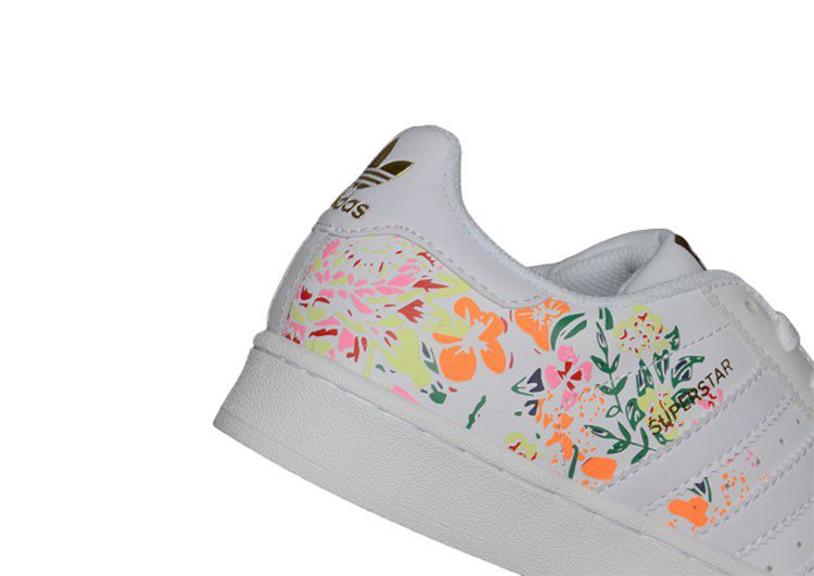 נעלי אדידס-ADIDAS Stan Smith - White With Fleur – תמונה 5