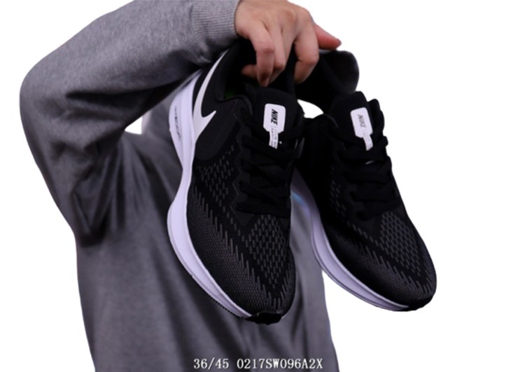 נעלי נייק-NIKE AIR ZOOM VOMERO W6-Black-White – תמונה 8