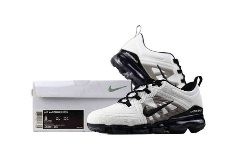 נעלי נייק-NIKE AIR VAPROMAX 2019 - WHITE-BLACK LOGO – תמונה 3