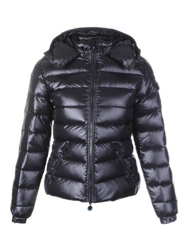 MONCLER COATS CATEGORY MEN & WOMEN - Haiti