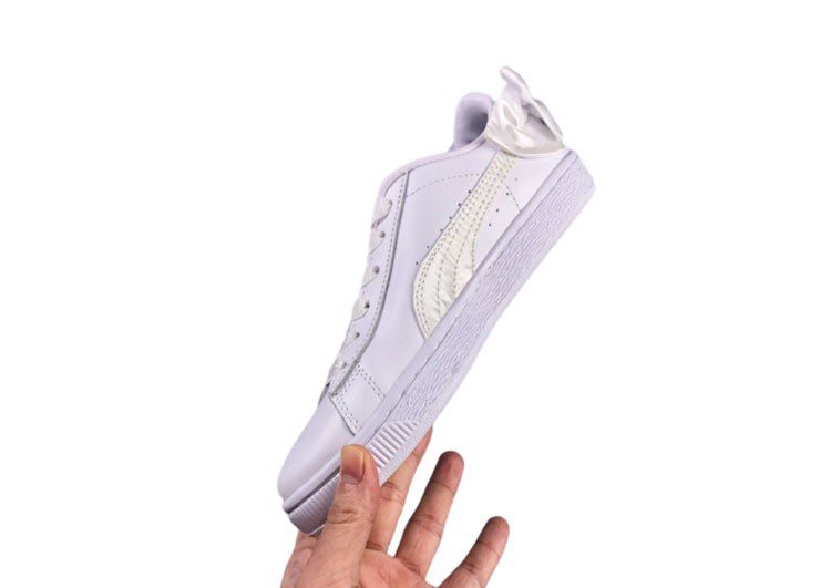 נעלי פומה- PUMA basket heart rihanna leather -Titan White – תמונה 5