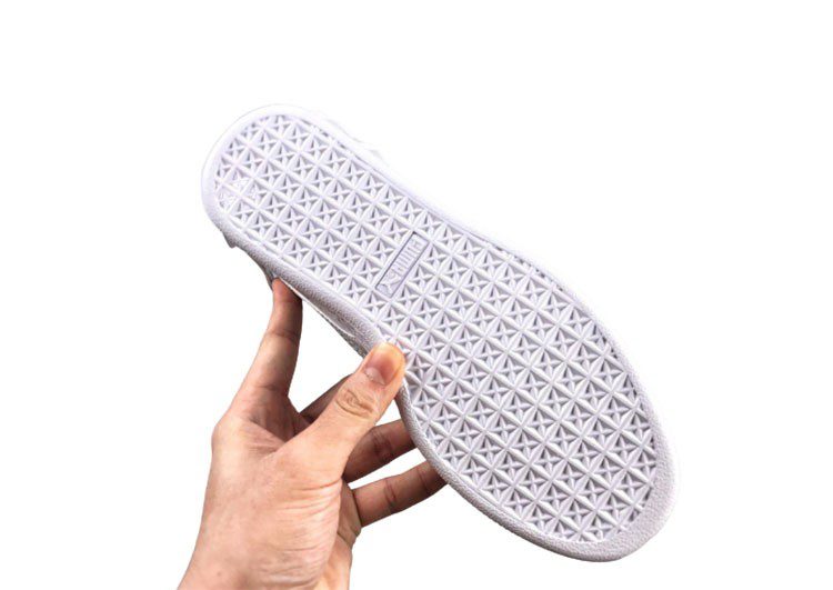 נעלי פומה- PUMA basket heart rihanna leather -Titan White – תמונה 14