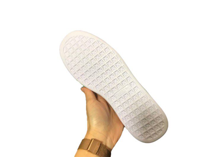 נעלי פומה- PUMA Sample Suede by Michael Lau -Albescent White – תמונה 4