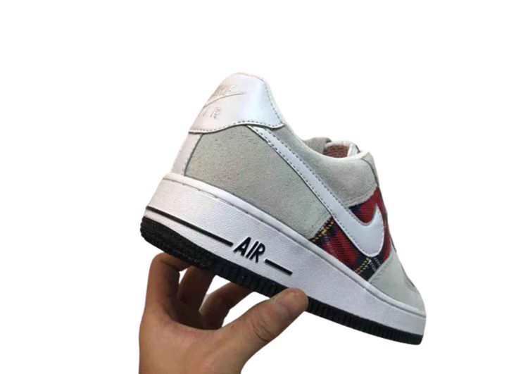 נעלי נייק -Nike Air Force 1 Low Foggy Grey-Falu Red – תמונה 7