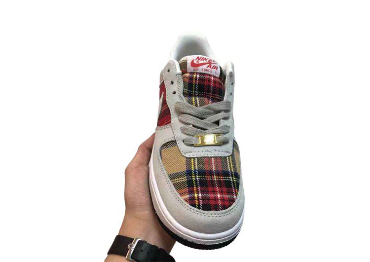 נעלי נייק -Nike Air Force 1 Low Foggy Grey-Falu Red – תמונה 6