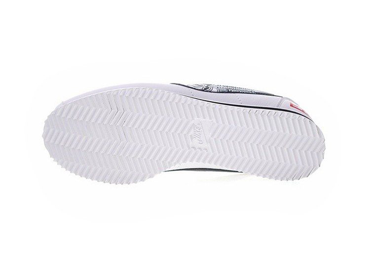 ⁦נעלי נייק-Nike Classic Cortez - Ghost⁩ – תמונה ⁦4⁩