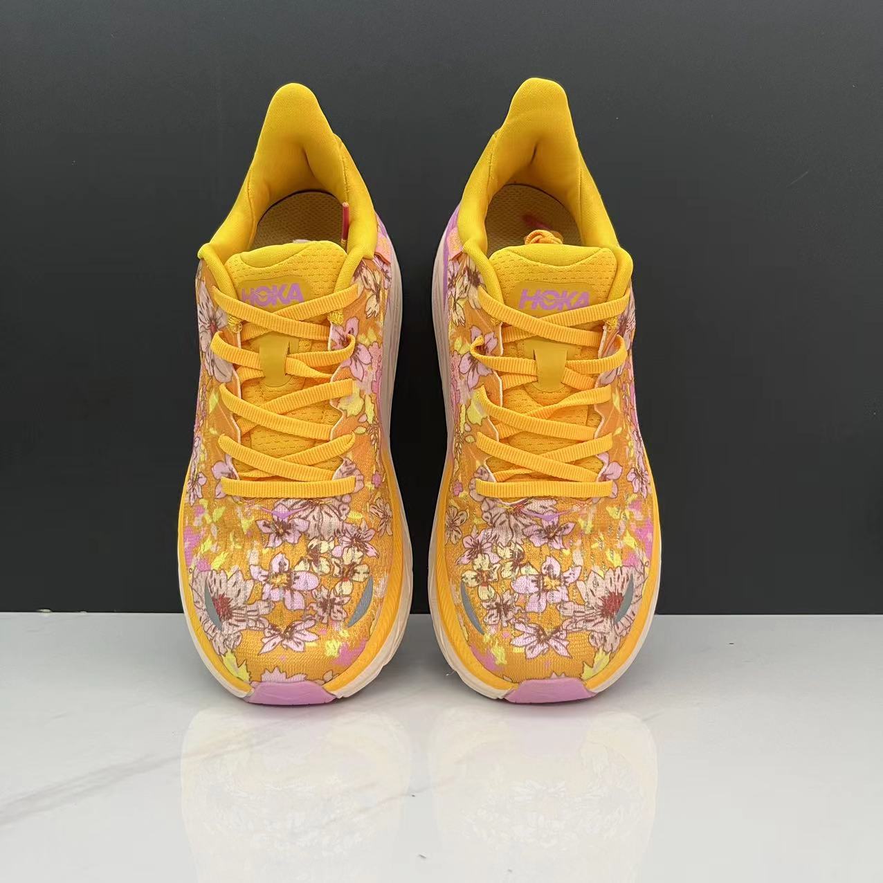 נעלי הוקה-HOKA ONE ONE Clifton 8 Yellow – תמונה 15