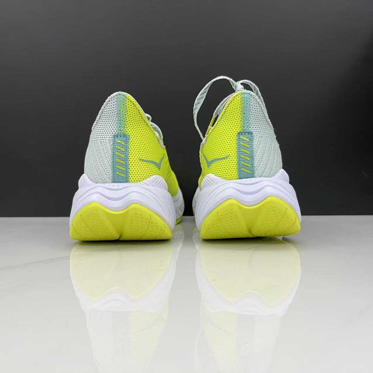 נעלי הוקה-HOKA ONE ONE CARBON X3 Light Gray – תמונה 5