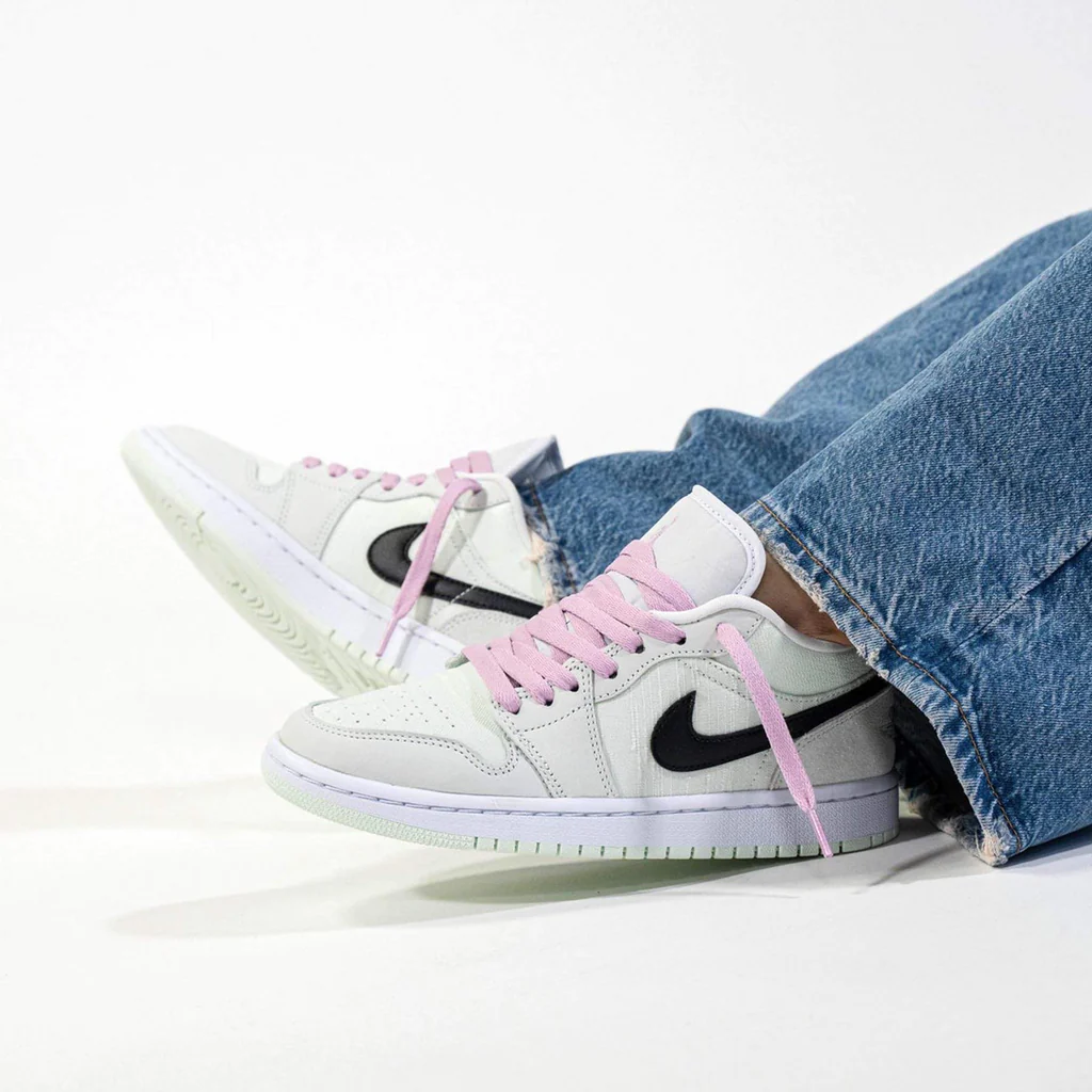 נעלי נייק-NIKE AIR JORDAN 1 LOW - Se Barely Green – תמונה 2
