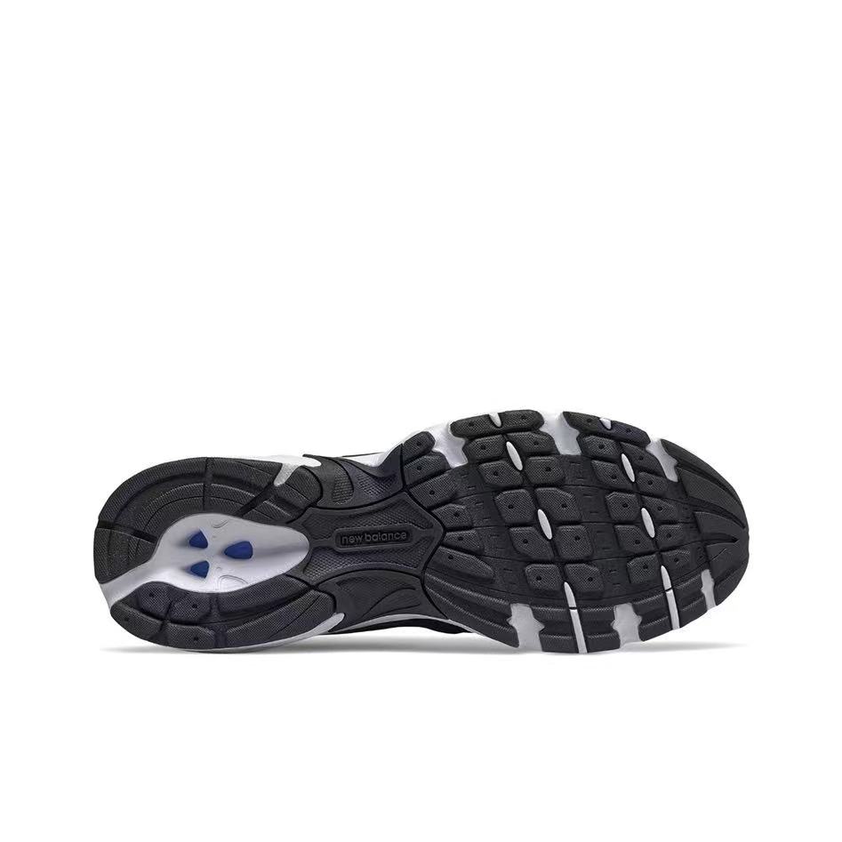  סניקרס ניו באלאנס NEW BALANCE 530 BLACK & WHITE – תמונה 3