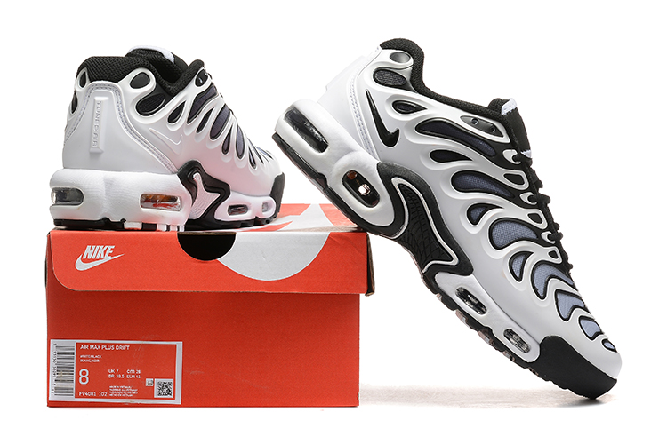 נעלי נייק- NIKE AIR MAX PLUS DRIFT White Sky Blue – תמונה 5