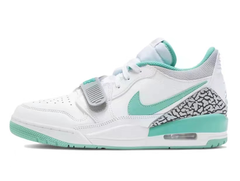 נייק ג'ורדן -NIKE AIR JORDAN LEGACY 312 White Sky Blue